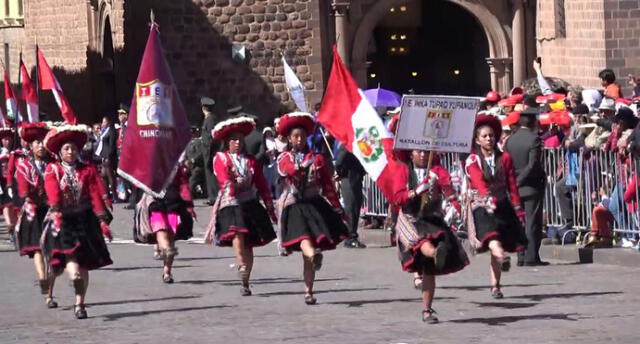 Cusco: Escolares sorprenden desfilando con polleras, ponchos y ojotas por Fiestas Patrias