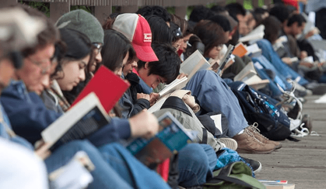 México: Presidente promueve plan lector para revolucionar el hábito de la lectura