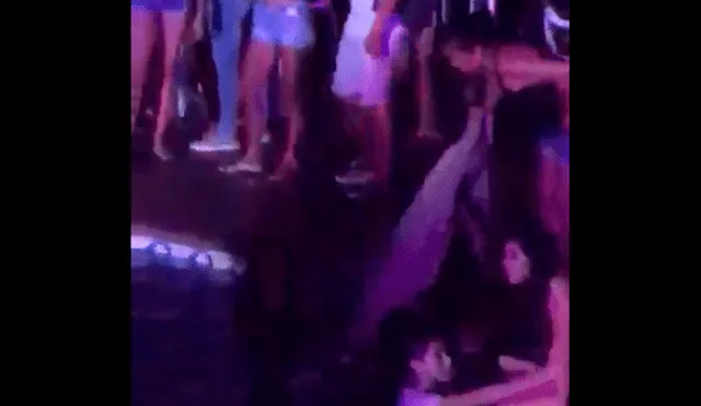 Facebook: joven fue descubierta por su furiosa madre en un 'pool party' frente a sus amigos