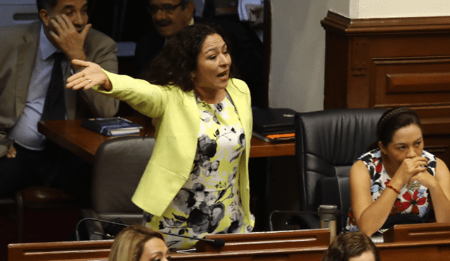 Cecilia Chacón negó acusación de "traición" contra Salaverry, pero es desmentida