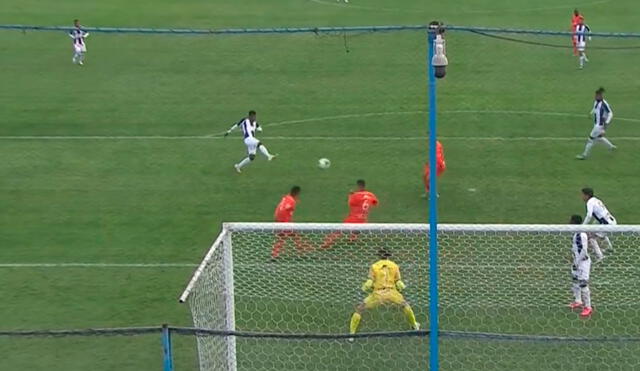 Oslimg Mora puso el empate tras un mal rechace del defensor de Vallejo. Foto: Captura/GolPerú