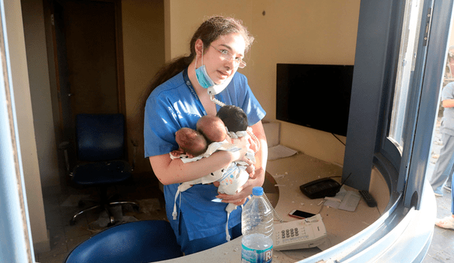 La enfermera quedó inconsciente tras la explosión en Beirut y al despertar ayudó a los tres recién nacidos. Foto: CNN en Español