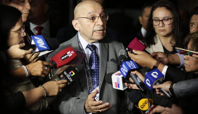 el ministro Kurt Burneo brinda declaraciones ante la prensa / Fotos: John Reyes