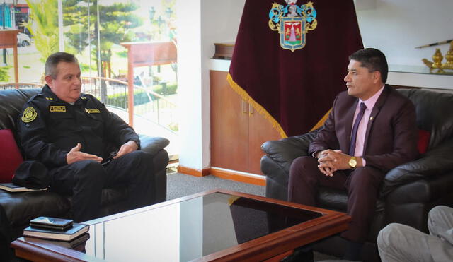 propuesta. Alcalde Rivera se reunió con general PNP Gino Malaspina donde planteó el retiro de extranjeros.