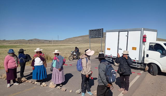 Pobladores bloqueo la entrada al centro turístico Sillustani ubicado a 20 minutos de la ciudad de Puno. Foto: Juan Carlos Cisneros/La República