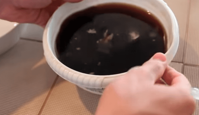 YouTube viral: joven experimenta colocando un huevo dentro de vaso con Coca Cola por un año [VIDEO] 