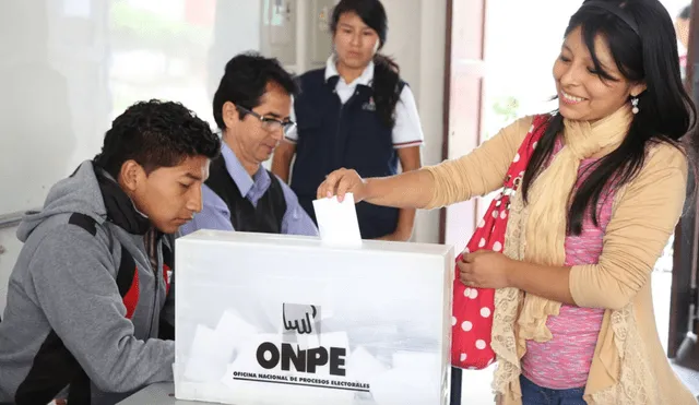 La segunda vuelta electoral se dará en 9 regiones del Perú. Foto: Archivo LR