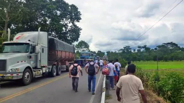 Agricultores bloquean vía de la región San Martín