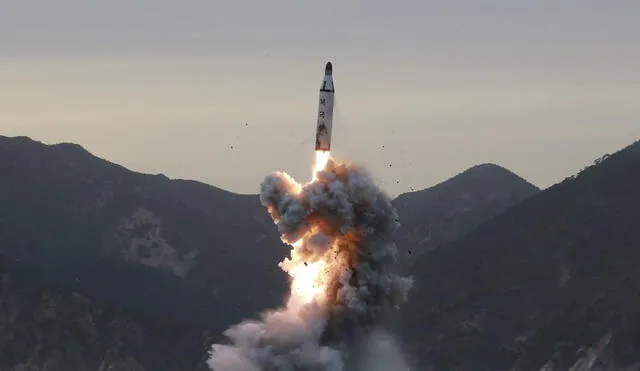 Corea del Norte lanza misil balístico de alcance medio y alerta a Japón y EE. UU.