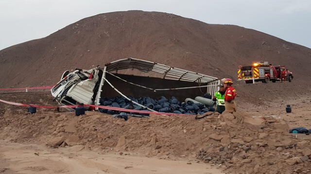 Moquegua: Dos fallecen al despistarse camión por lluvias