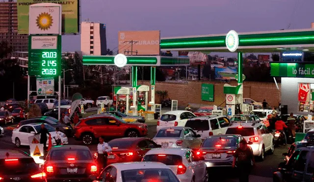 Desabastecimiento de gasolina en México causa pánico en la población