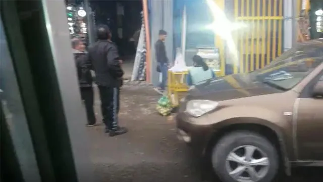 SJM: ambulantes informales invaden calles y generan tráfico vehicular [VIDEO]