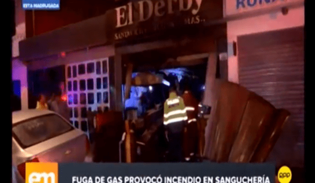 Surco: incendio en sanguchería causó alarma entre vecinos [VIDEO]