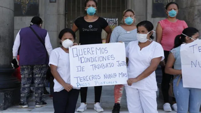 Hospital Loayza plantón. Fotos: Antonio Melgarejo.