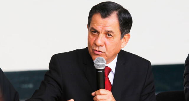 Renunció el ministro del Interior tras fuga de César Hinostroza 