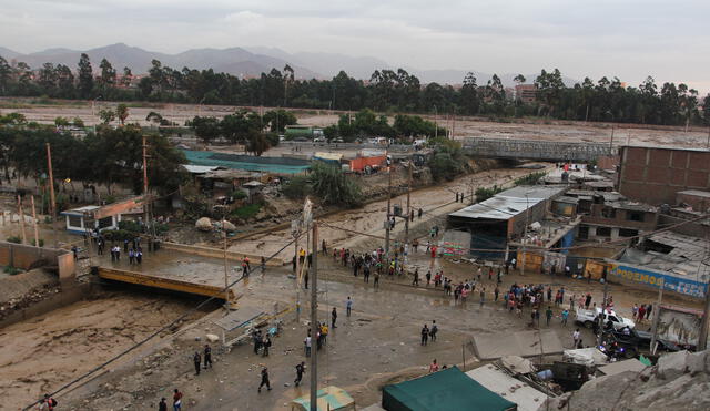 Horas de miedo: Lima fue cercada por el lodo y la desesperación 