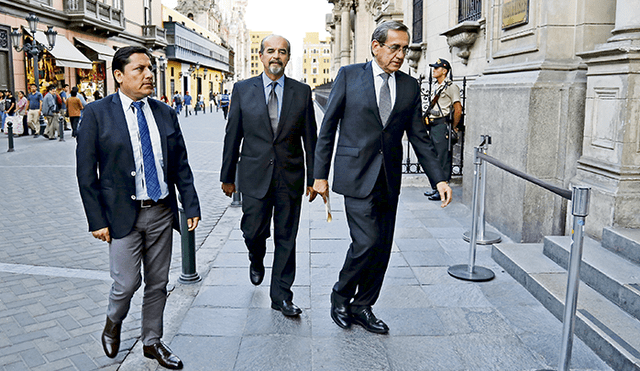 División. Mauricio Mulder y Jorge del Castillo vuelven a las pugnas internas, tras cuestionadas elecciones internas en el Apra. Crédito: Mauricio Malca