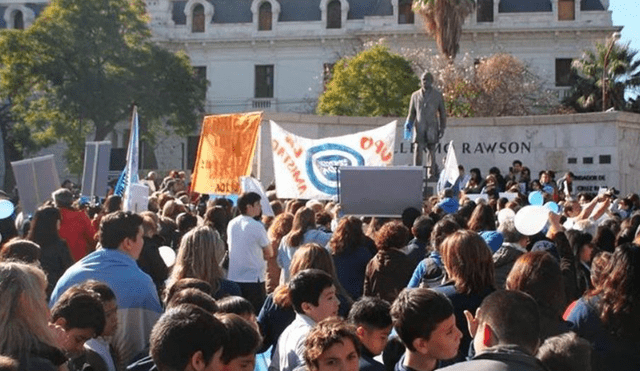 Argentina: primer aborto legal de adolescente desata disturbios