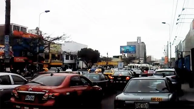 Congestión vehicular es causada por obras en la antigua Panamericana  [VIDEO]