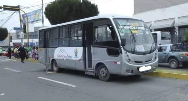 Bus llevaba logo oficial de SITransporte.