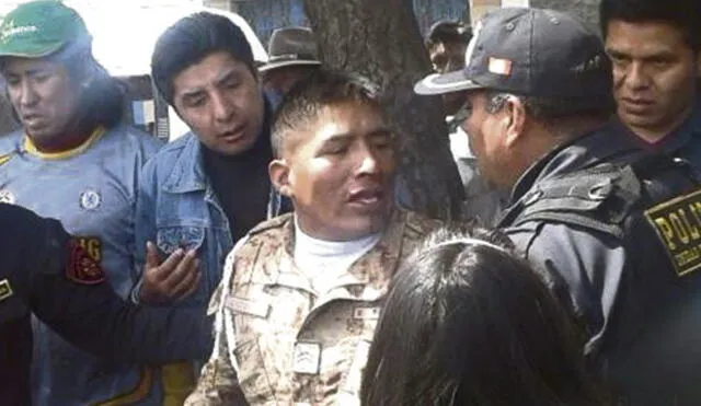 Militares ebrios chocan auto que se encontraba estacionado en Cercado de Puno