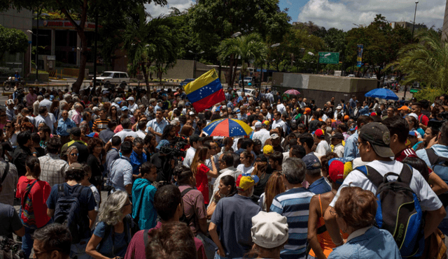 Con una marcha frente opositor venezolano pide a ONU no respaldar elecciones 