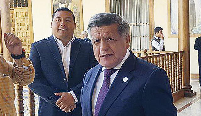 Justicia rechaza acusaciones de plagio en contra de excandidato César Acuña