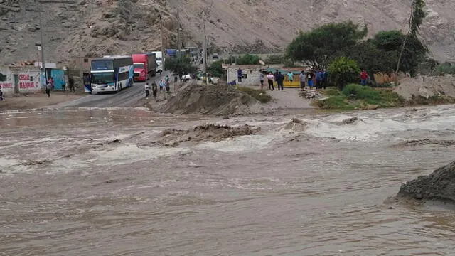Arequipa: Carretera quedó bloqueada tras desborde del río Ocoña en Camaná [VIDEO]