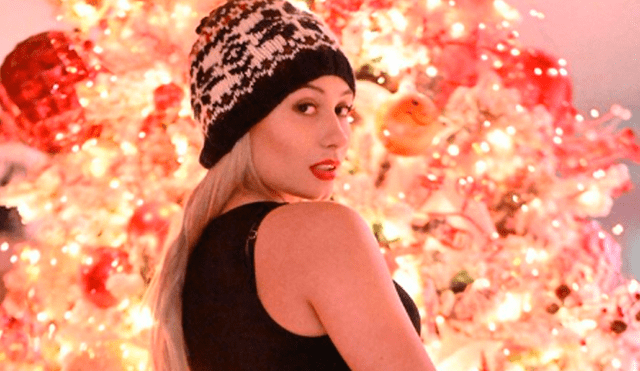 Modelo y blogger causo furor en las redes por fotos navideñas. (FOTO: Instagram)