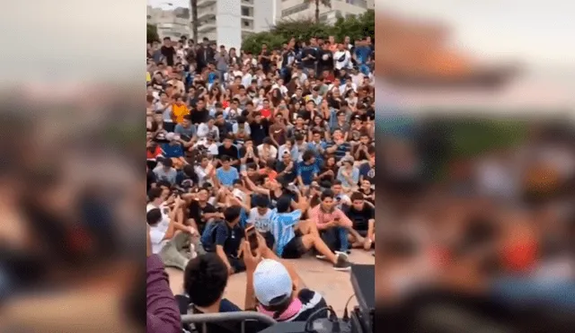 Video es viral en Facebook. Jóvenes peruanos protagonizaron una singular escena cantando a coro el popular tema de Karol G durante evento de freestyle en parque de Miraflores