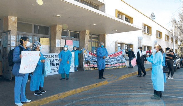 Protesta. Médicos de Arequipa piden mejores condiciones. (Foto: Owald Charca)