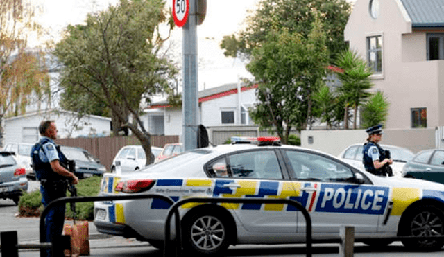 Policía de Nueva Zelanda busca a hombre que robó 11 armas de comisaría y huyó en patrullero