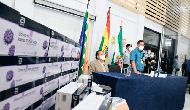 Las pruebas rápidas se sumarán a otras 550.000 de PCR (hisopado) que el Ministerio de Salud está comprando. Foto: Agencia Boliviana de Información (ABI)