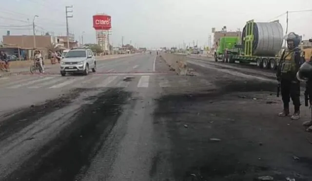 En Ica, el tránsito en la carretera Panamericana Sur transcurre con normalidad luego de que el kilometro 261 fuera liberado de las manifestaciones. Foto: Andina