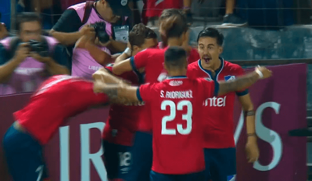 Santiago Rodríguez fue muy felicitado por sus compañeros de Nacional. | Foto: ESPN