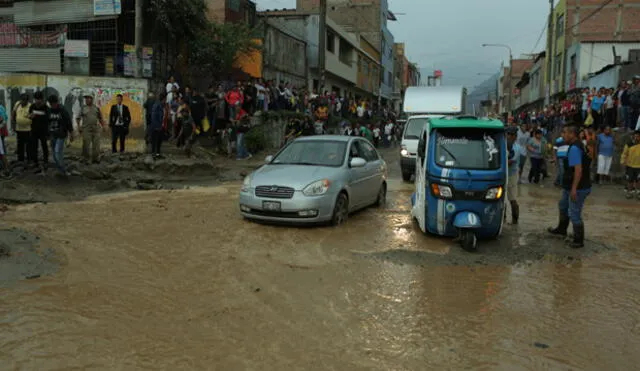 Huarochirí: Cierran temporalmente el kilómetro 51 de la Carretera Central por huaico | VIDEO
