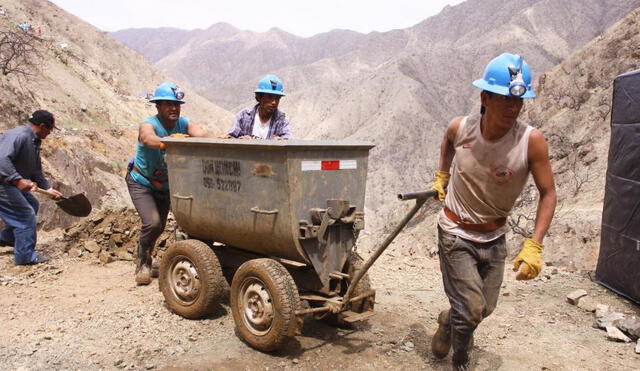 Gobierno transfiere recursos para la formalización minera en Huancavelica y Junín