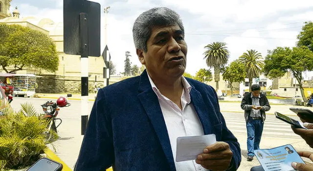 Luis Flores Villavicencio.