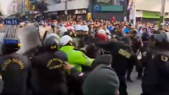 La Victoria: violento enfrentamiento entre ambulantes y policías durante desalojo en Gamarra [VIDEO]
