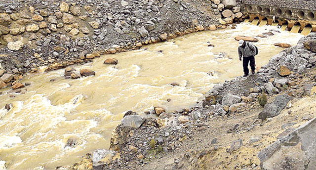 Puno: lideresa social advierte que río Llallimayo aún estaría contaminado  