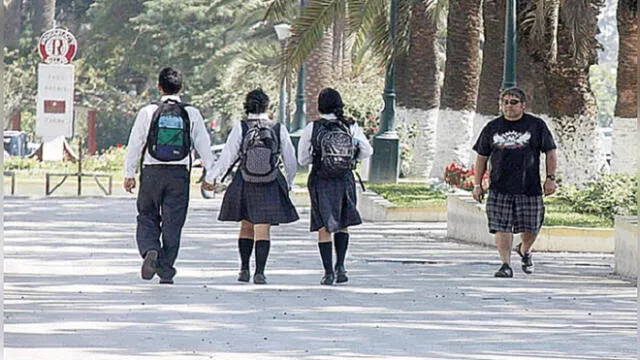 Clases inician con más de cien escolares extranjeros en Tacna