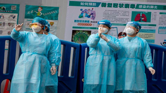 En China realizan arduas labores para contener el brote del coronavirus, que ya deja más de mil muertos. Foto: EFE