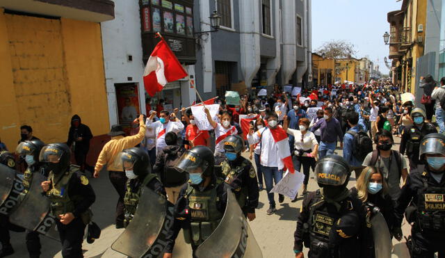 Personal de la Policía Nacional estuvo presente. No se registraron hechos de violencia Foto: Jaime Mendoza/La República