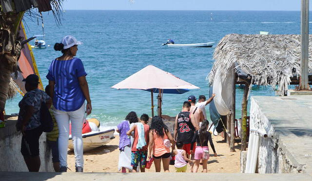 A pesar de que la cantidad de visitantes se redujo, los restaurantes y hoteles siguen atendiendo con normalidad. (Foto: El Sol de Acapulco)