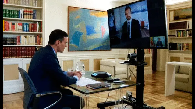Pedro Sánchez y Pablo Casado en reunión telemática.