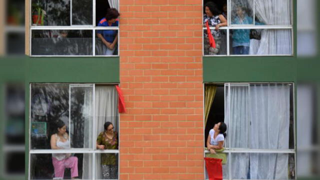Colombia: hogares exhiben un trapo rojo para indicar que necesitan comida