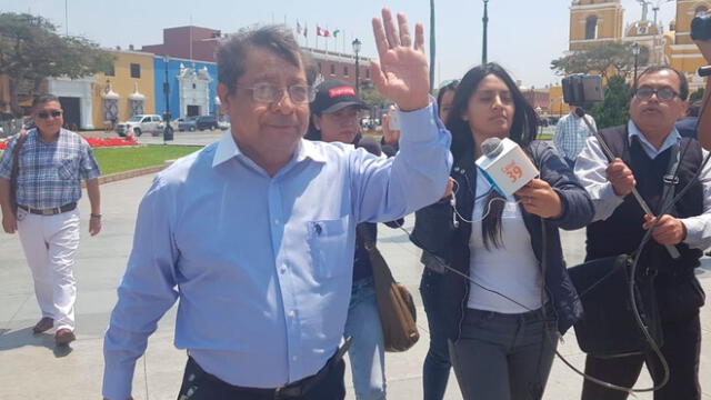 Trujillo: ex presidente del CNM fue abordado por la prensa y evitó hablar de Hinostroza [VIDEO]