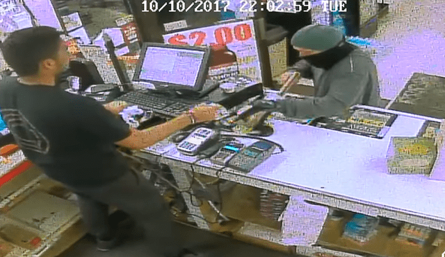 YouTube: intentó robar una tienda, pero nunca imaginó esta reacción del cajero [VIDEO]
