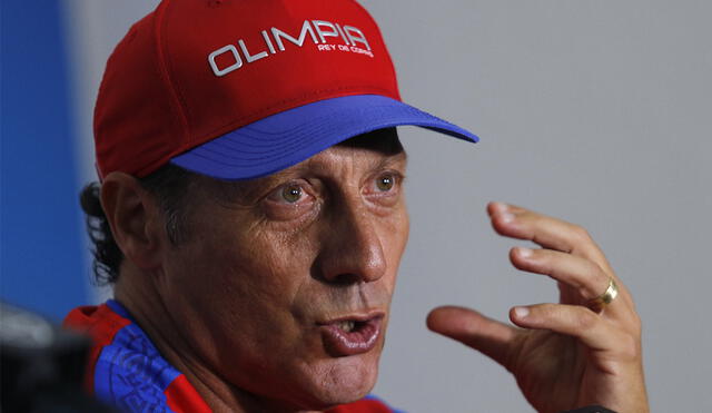 Pedro Troglio es el actual entrenador de Olimpia de Honduras desde el año pasado. Foto: AFP