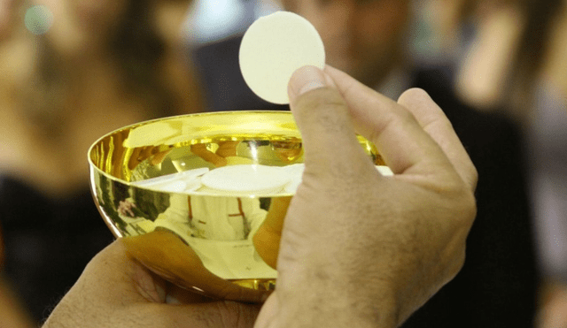 Trujillo: iglesia dispone entrega de hostias en las manos de fieles para evitar expansión del coronavirus